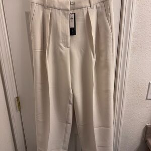 Banana Republic NWT 8P Cream Pleated Trousers